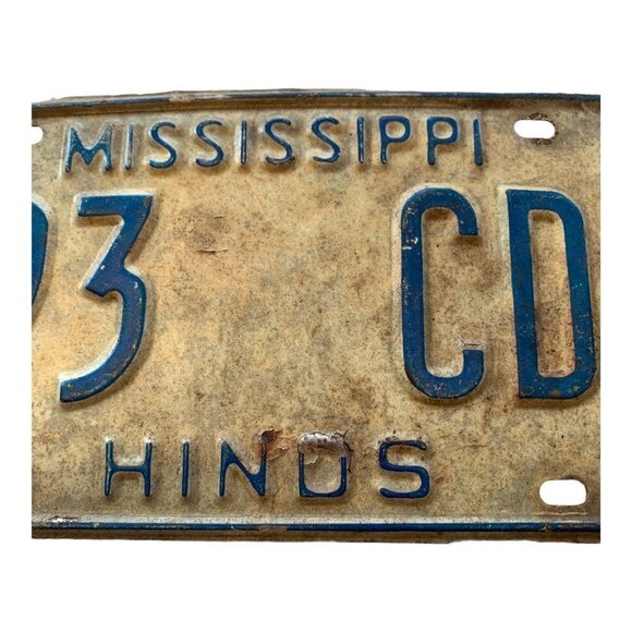 CAR OLD ANTIQUE VINTAGE MISSISSIPPI LICENSE PLATE CAR TAG 1974 Hinds COUNTY - Picture 6 of 6